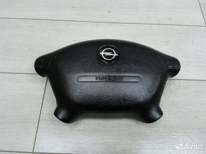 Подушка безопасности руля (Airbag) Opel Omega 2