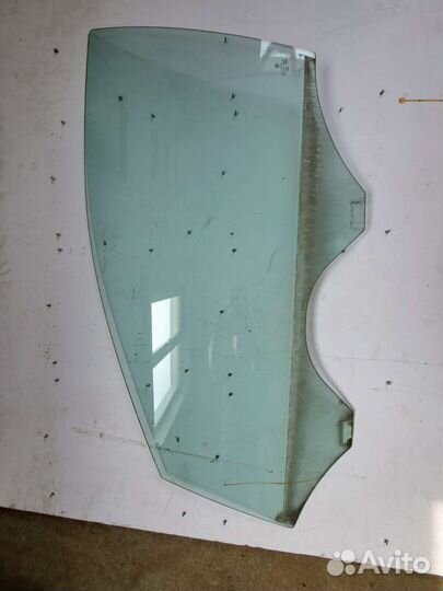 Фольксваген Поло 5 стекло переднее левое