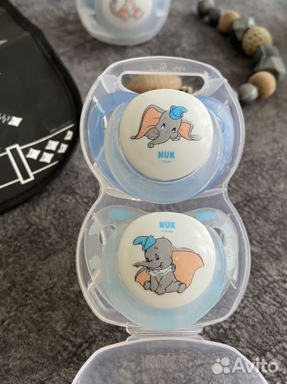 Посуда для малыша (бутылочка, пустышка, тарелка)