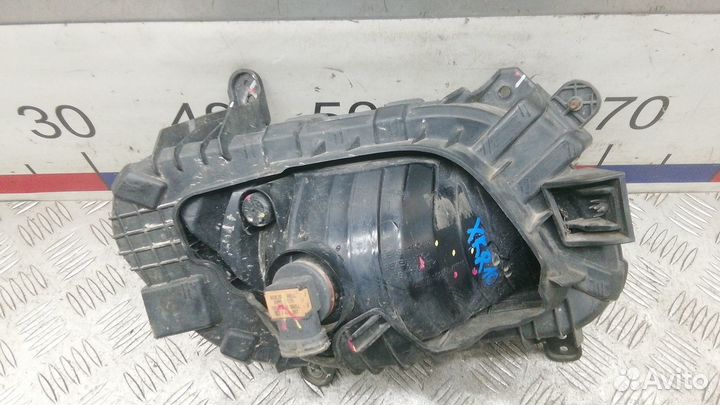 Фара левая Hyundai H-1 Starex 2 2009