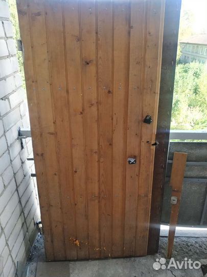 Дверь входная металлическая б/у