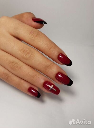 Женский маникюр и педикюр