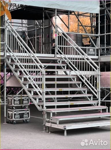 Строительные леса для сцен Layher траверсы/подиумы
