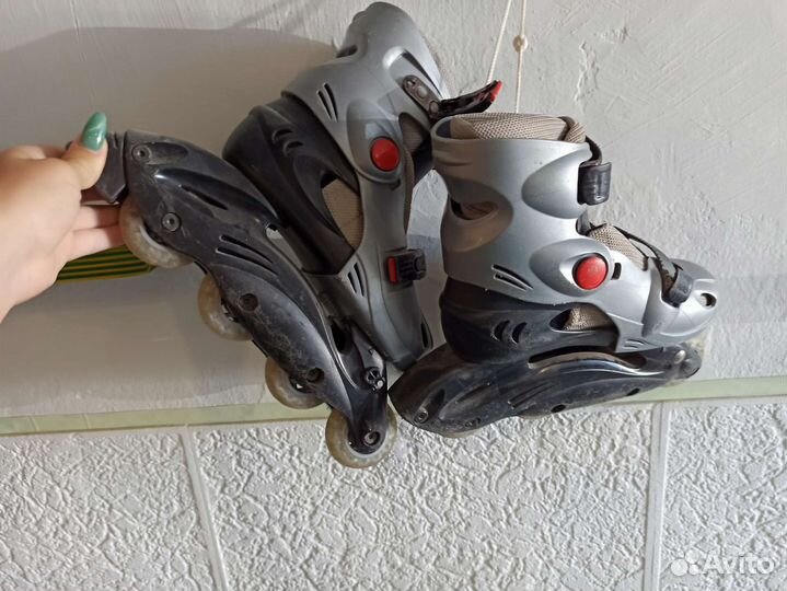 Роликовые коньки