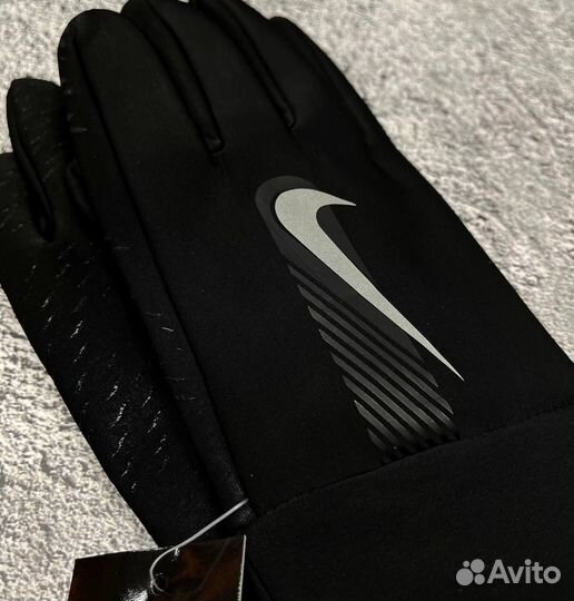 Перчатки Nike: для активной жизни