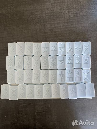 Молд с русскими рунами