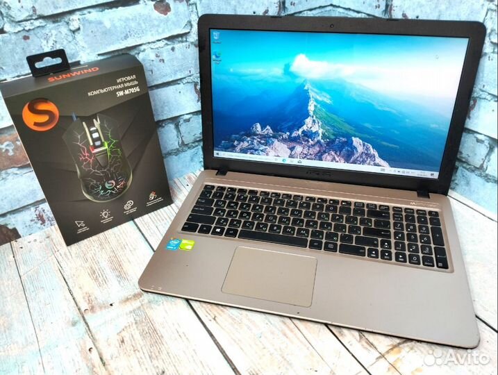 Мощный asus на i3-4005u/ GT 920M/ RAM 8/ SSD