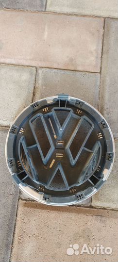 Эмблема Фольксваген Пассат Сс решетка радиатора