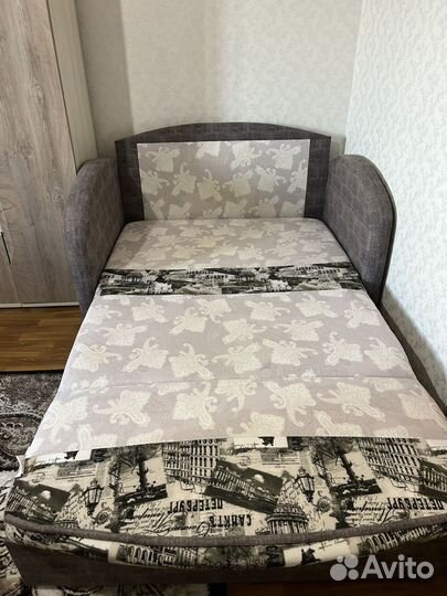 Диван
