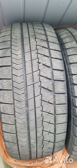 Bridgestone Blizzak Revo GZ 235/55 R17