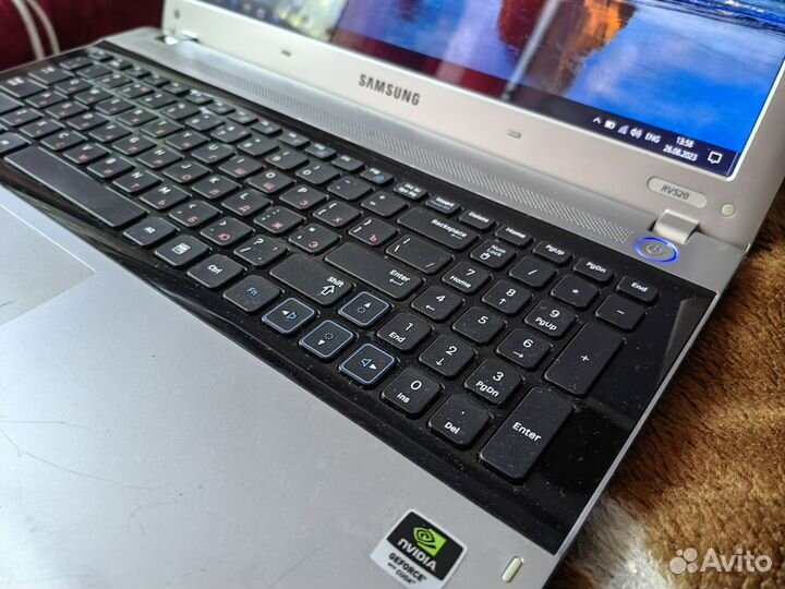 Ноутбук Samsung RV520/Intel Core i5