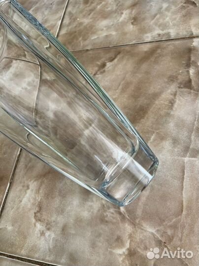 Стеклянная ваза