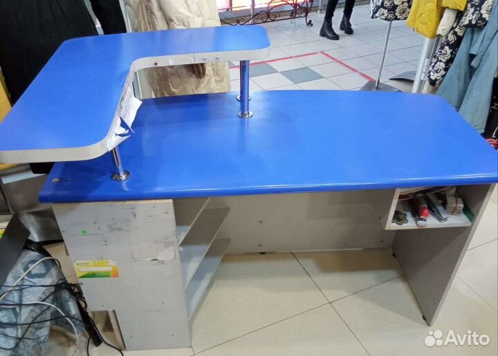 Продаю компьютерный стол