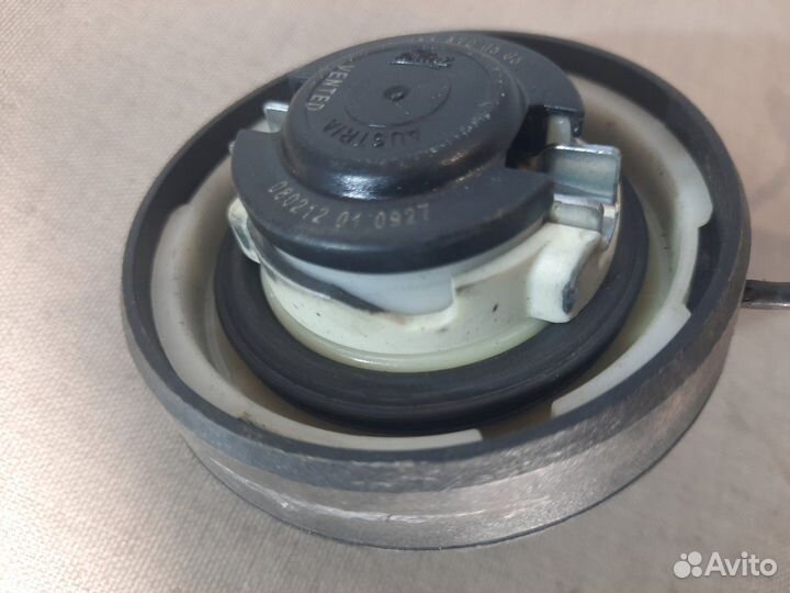 Крышка топливного бака Mercedes C180 W204