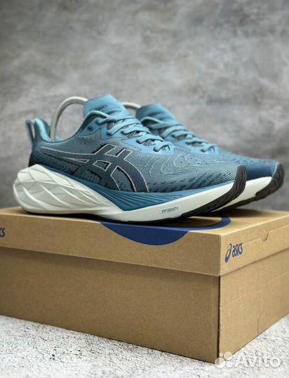 Кроссовки беговые Asics Novablast 4