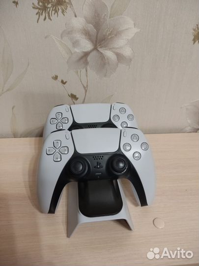 Sony Playstation 5 Digital Edition. 2 геймпада