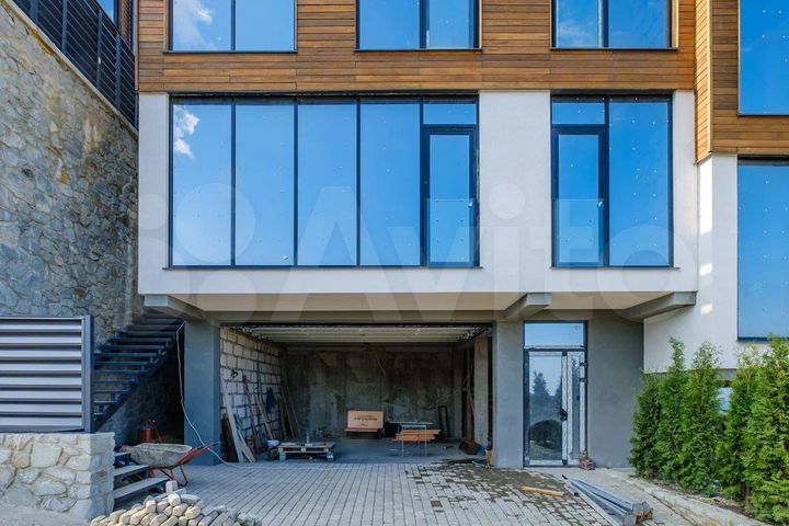 Дом 225,7 м² на участке 1,5 сот.