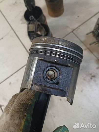 Поршневая группа на 402 двигатель поршни гильзы