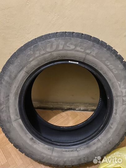 Bridgestone Ice Cruiser 7000 215/65 R16 98T