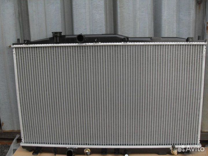 Радиатор охлаждения Honda Odyssey