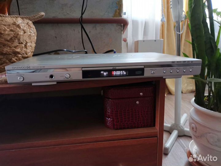Медиапроигрыватель Daewoo DV-700S