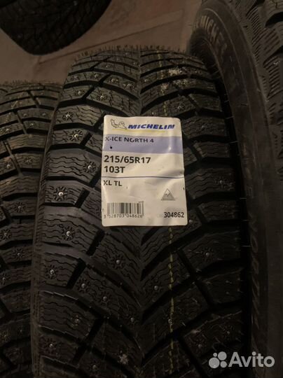 Michelin X-Ice North 4 215/65 R17