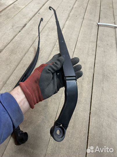 Поводок дворника Mitsubishi Outlander 3