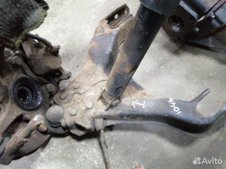 Рычаг подвески передний левый Opel Frontera