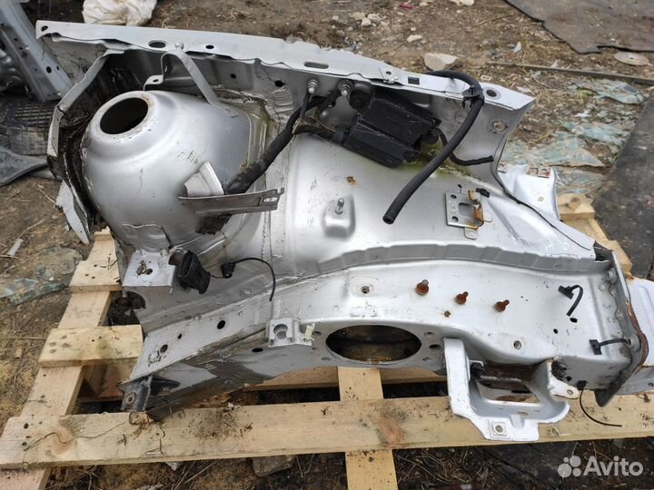 Лонжерон со стаканом левый на Opel Astra H