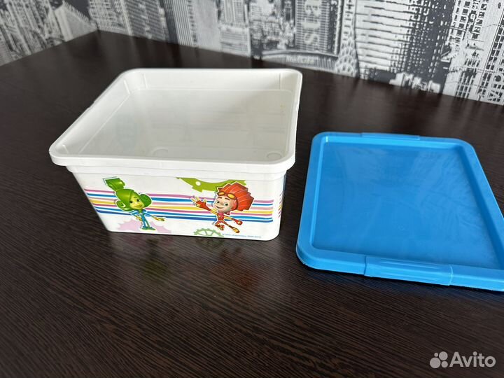 Контейнер маленький