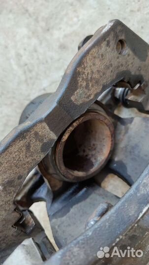 Суппорт тормозной передний toyota corolla 150