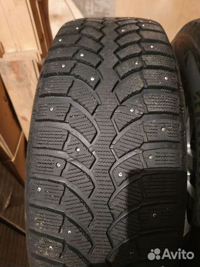 Bridgestone Blizzak Spike-01 255/65 R17 110T
