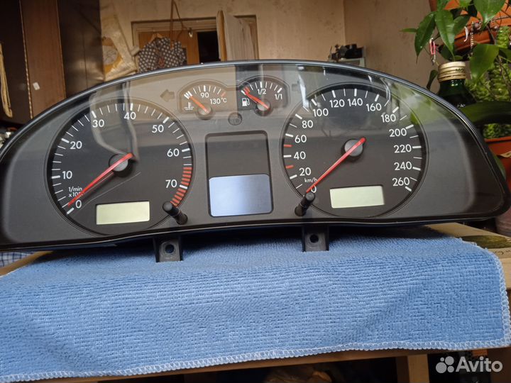 Панель приб. VW Passat B5 VAG 3b0920822x