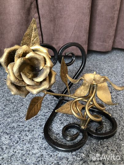 Кованый подсвечник роза