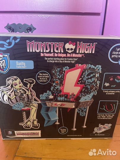 Monster High мебель. Столик Frankie Vanity