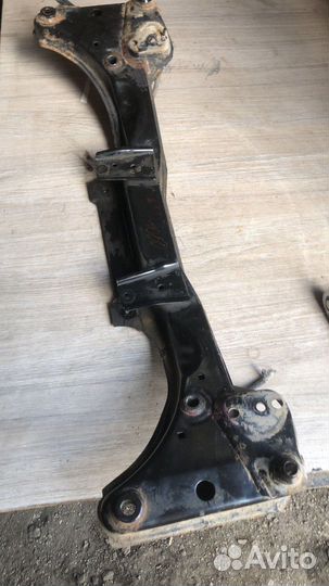 Подрамник передний bmw e 46