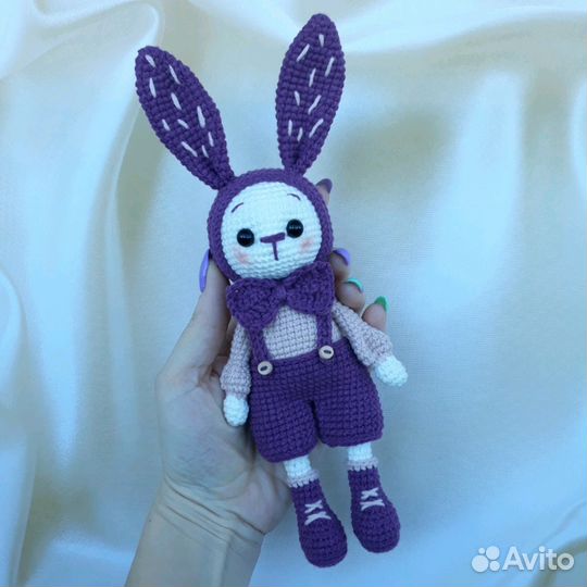 Вязаный заяц