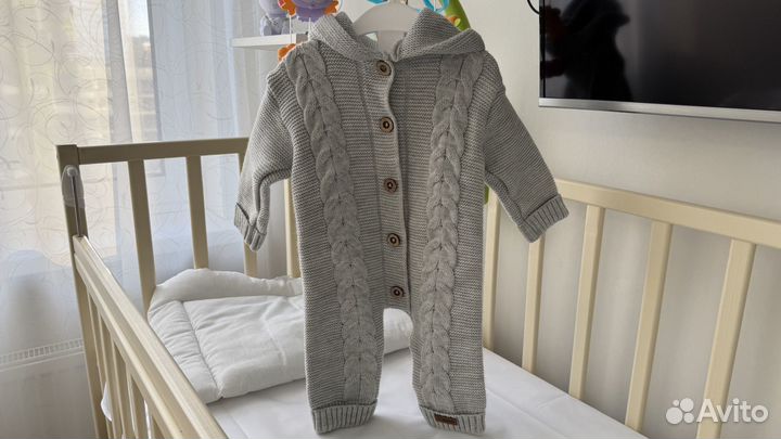 Комбинезон вязаный для ребенка