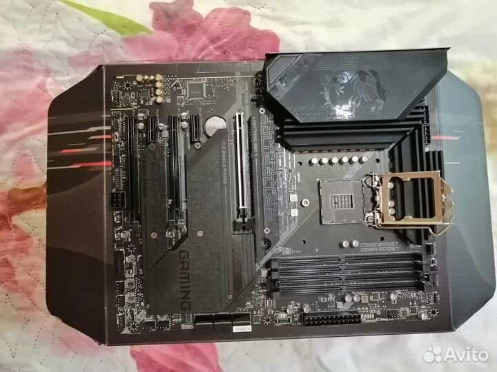 Материнская плата MSI Z590