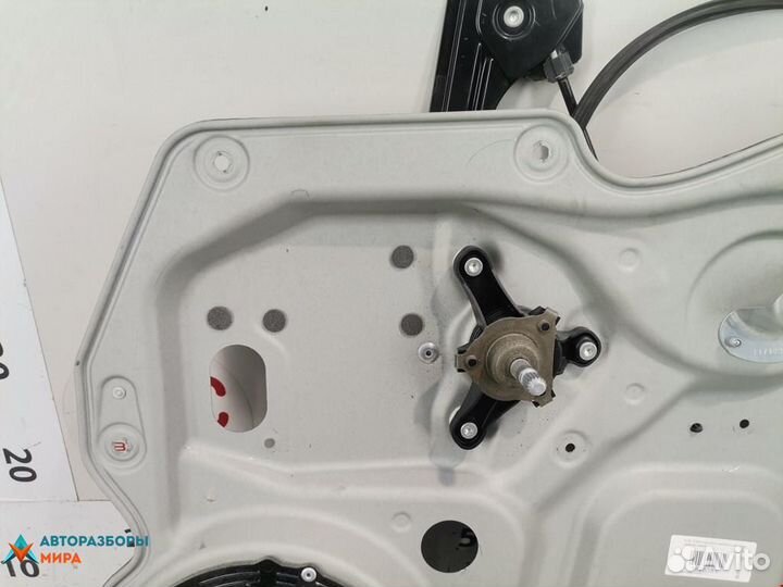 Стеклоподъемник Volkswagen Caddy 3 2005 2K2837730L