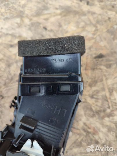 Левый дефлектор печки Skoda Octavia a5