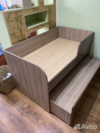 Кровать выдвижная на два спальных места