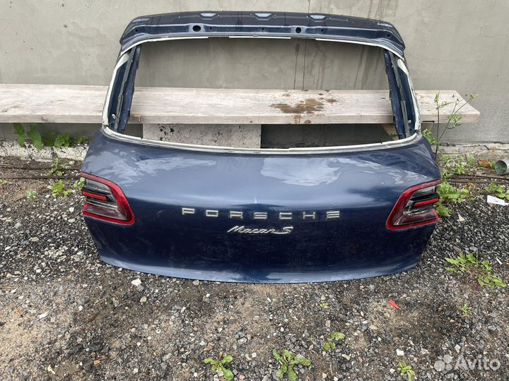 Крышка багажника porshe Macan с фонарями