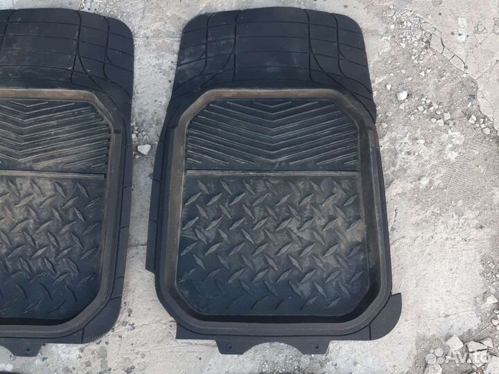 Автомобильные коврики резиновые бу