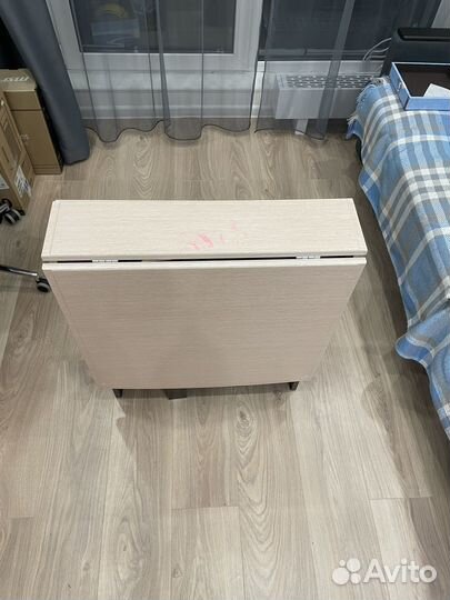 Стол книжка