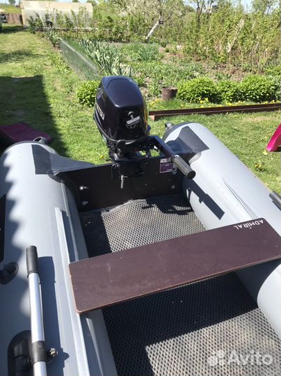 Лодка с мотором