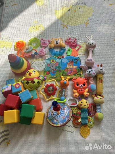 Игрушки для малышей пакетом