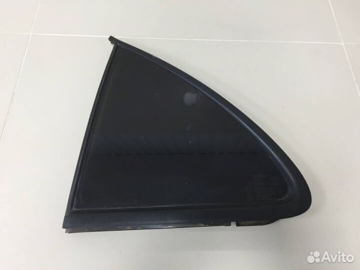 Стекло двери задней левой форточка Nissan Almera C