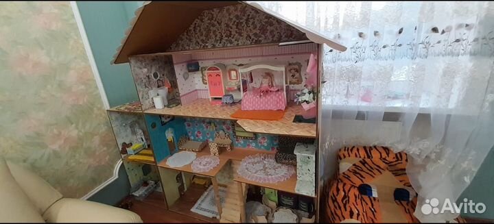 Кукольный дом с мебелью