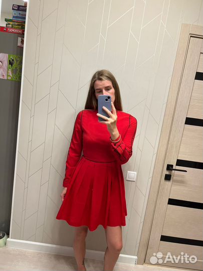 Яркое платье